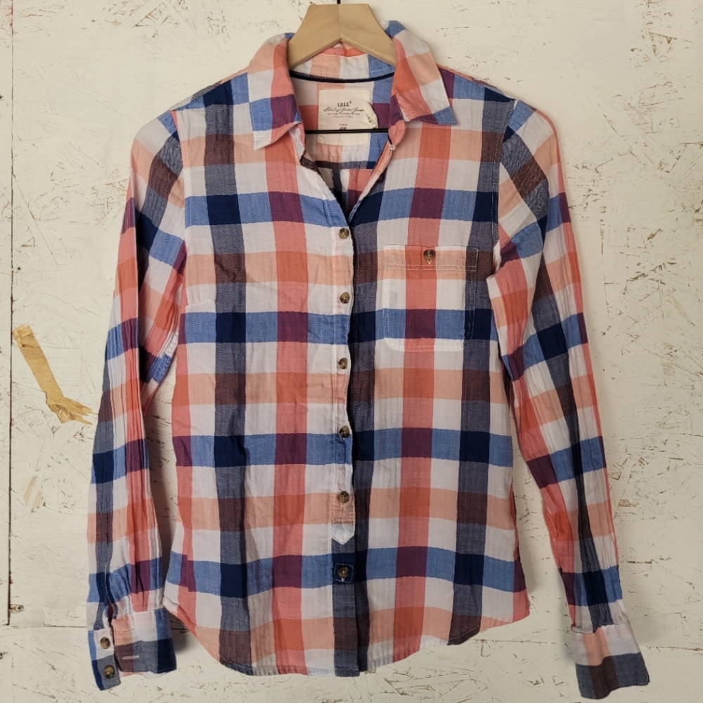 H&M plaid button up shirt size 6 (small)